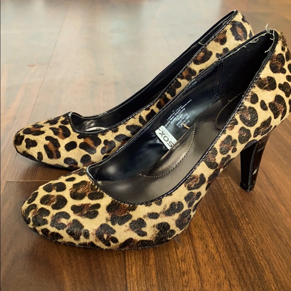 Size 7 Leopard print heels